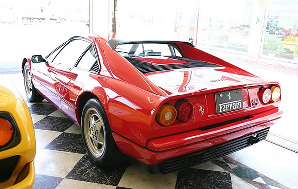 1988 フェラーリ 328 GTB 後方